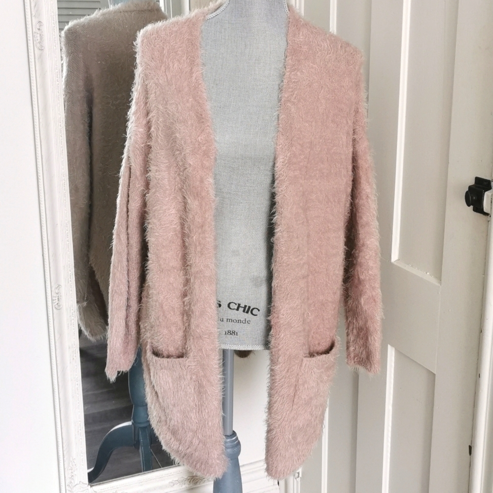Chelsea & Theodore fuzzy eyelash style long cardigan.  Size XL. EUC